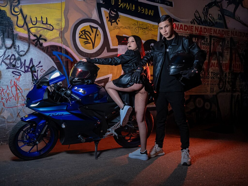 JustinAndMia's Webcam 